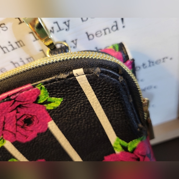 Betsey Johnson - Picture 2 of 12